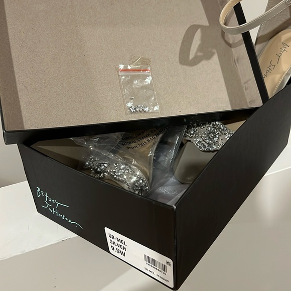 BETSEY JOHNSON ~ evening sandals ~ size 9.5 - Picture 3 of 16